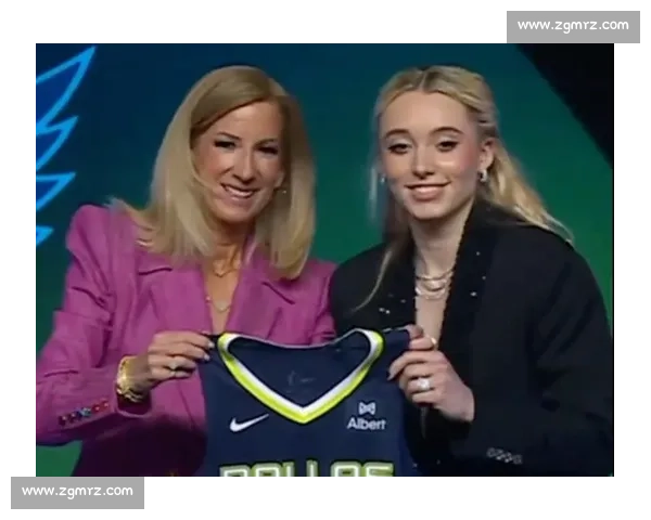 佩奇・布克斯 10 分钟集锦：三分如雨 + 风骚过人 + 妙传助攻，WNBA 新星统治力炸裂